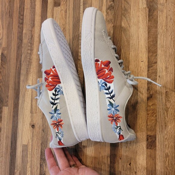 NWOT PUMA Suede Hyper Embelished Womens in Glacier Grey White - Picture 3 of 14